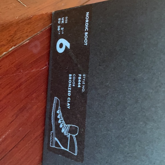 J.Crew Nordic women’s Boots size 6. Color Bronzed Clay. New in Box. - Picture 3 of 5